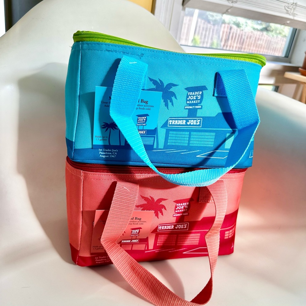 NWT Trader Joe’s Insolated 2 Mini Bag